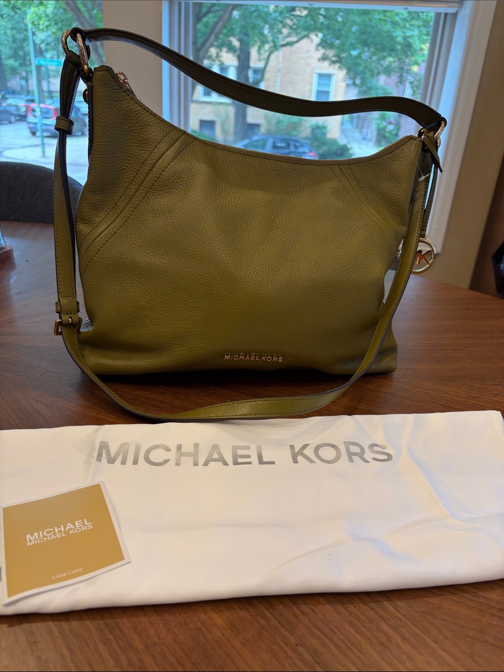 NWT Michael Kors Aria Pebble Leather Shoulder Bag Pistachio